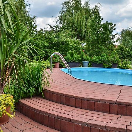 Klára Apartman Szentes Esterno foto